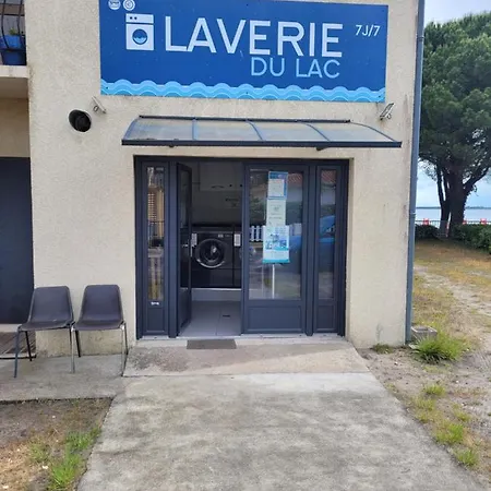 David Christelle Κάμπινγκ *